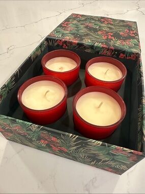 NWT Lady Jane Red Glass Votive Candle Set – 4-Pack in Winter Fir